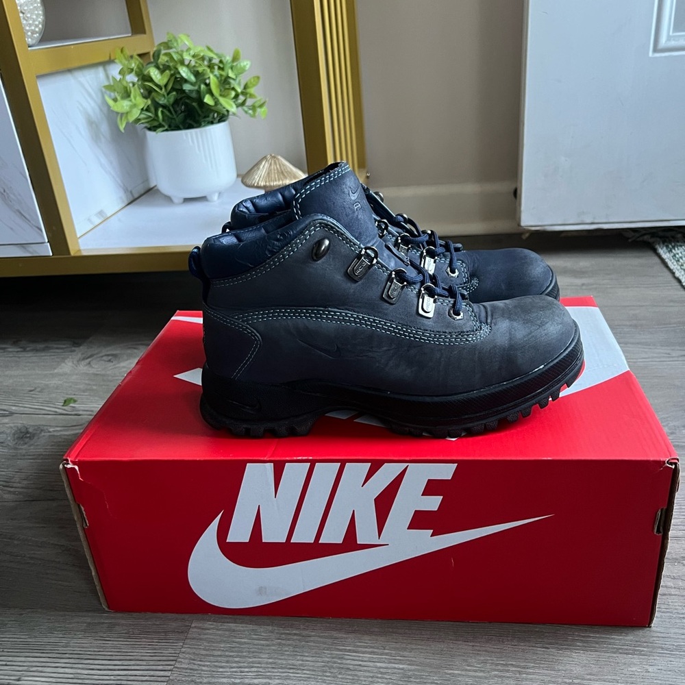 Vintage Nike ACG Women’s Leather Hiking Boots Y2K Blue